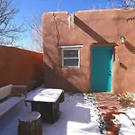 Comfort On Closson - Near Plaza - Fire Pit - Patio
