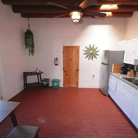 Comfort On Closson - Near Plaza - Fire Pit - Patio *
