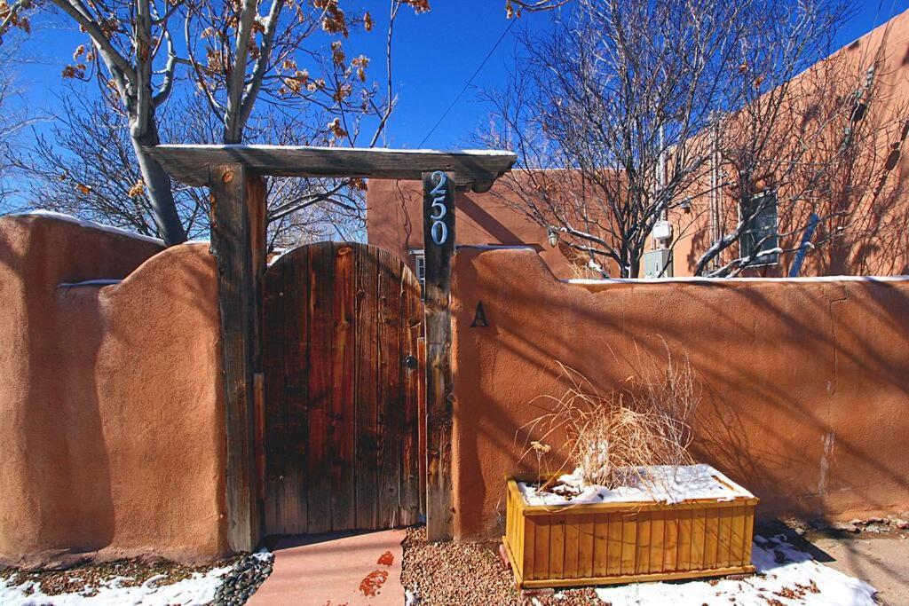 Comfort On Closson - Near Plaza - Fire Pit - Patio Holiday home *