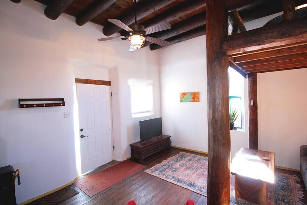 Comfort On Closson - Near Plaza - Fire Pit - Patio * Santa Fe